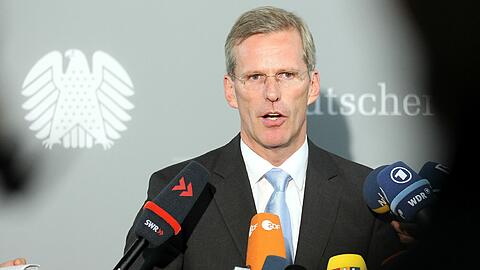 CDU-Politiker Clemens Binninger glaubt nicht daran, dass der NSU lediglich aus drei Tätern bestand. Foto: Wolfgang Kumm/Archiv