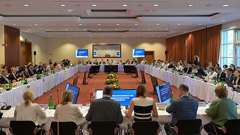 Der Online-Handel und Fake-Shops waren zentrale Themen der Verbraucherschutzminister-Konferenz in Potsdam.