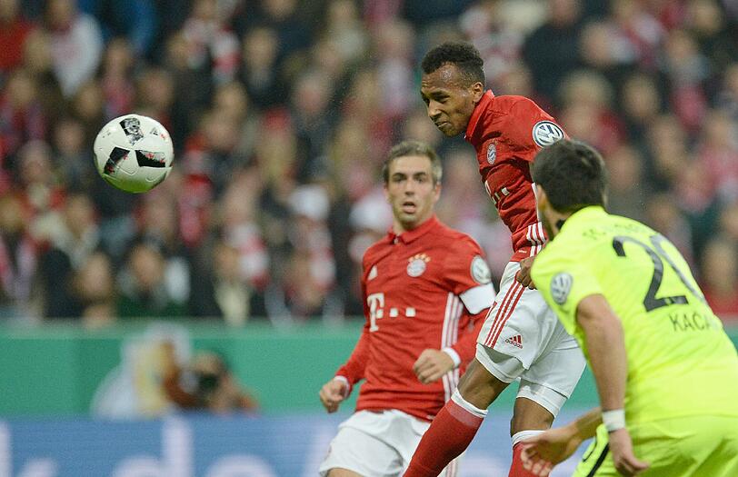 JULIAN GREEN: NOTE 3. Bekam überraschend eine Chance von Beginn an und verschaffte Lewandowski so eine Pause. Lange nicht im Spiel, traf dann per Kopf zum 2:0 (41.). 1. Tor im 4. Bayern-Einsatz.