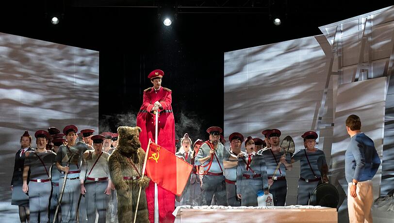 John F. Kennedy als Opernheld im Staatstheater Augsburg. John F. Kennedy als Opernheld im Staatstheater Augsburg.