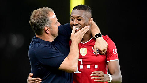 Unter Bayern-Trainer Hansi Flick (l.) wurde David Alaba zum Abwehr-Boss.