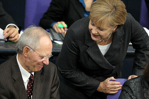 Wann gabelt sich die gemeinsame Strecke von Angela Merkel und Wolfgang Schäuble? Es ist nur noch eine Frage der Zeit, glauben viele in Berlin.