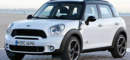 Der erste Mini mit vier Türen: So wird der Countryman im Sommer anrollen.
