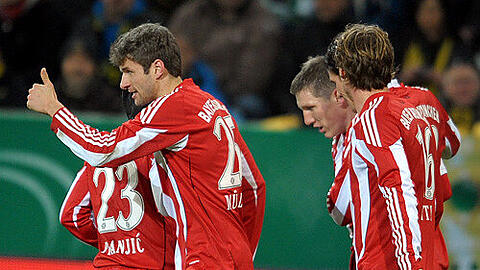 Ganz locker ziehen die Bayern ins Halbfinale ein.