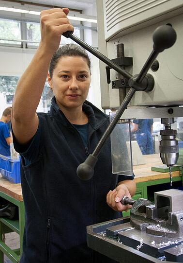 Erst Uni, dann über ein Praktikum in die Werkstatt: Oana Marina.
