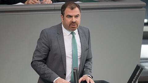 Florian Hahn (CSU) spricht bei Bundestagssitzung. Foto: Jörg Carstensen/dpa/Archivbild