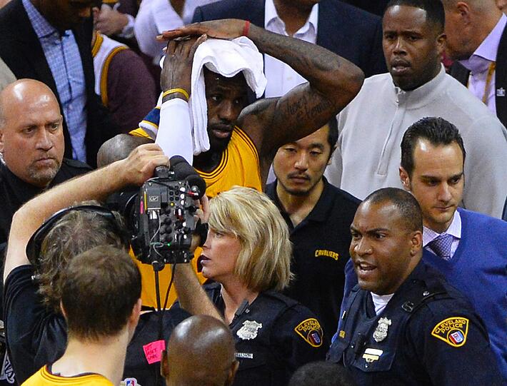 NBA-Star LeBron James von den Cleveland Cavaliers beim Spiel gegen die Golden State Warriors