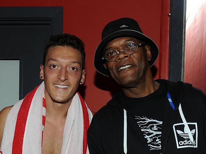 Wer ist da Fan von wem? Fußballer Mesut Özil und Schauspieler Samuel L. Jackson