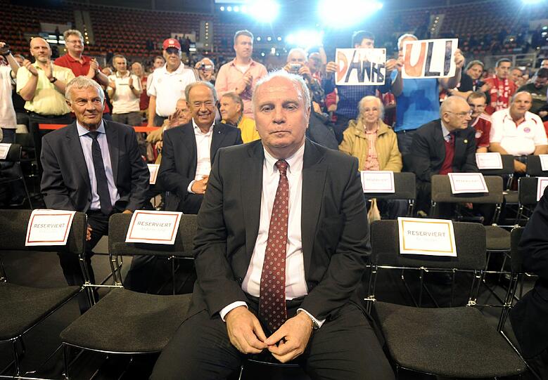 02. Mai 2014 &ndash; Außerordentliche Mitgliederversammlung beim FC Bayern. Der ehemalige Präsident Uli Hoeneß will noch einmal vor den FCB-Mitgliedern sprechen