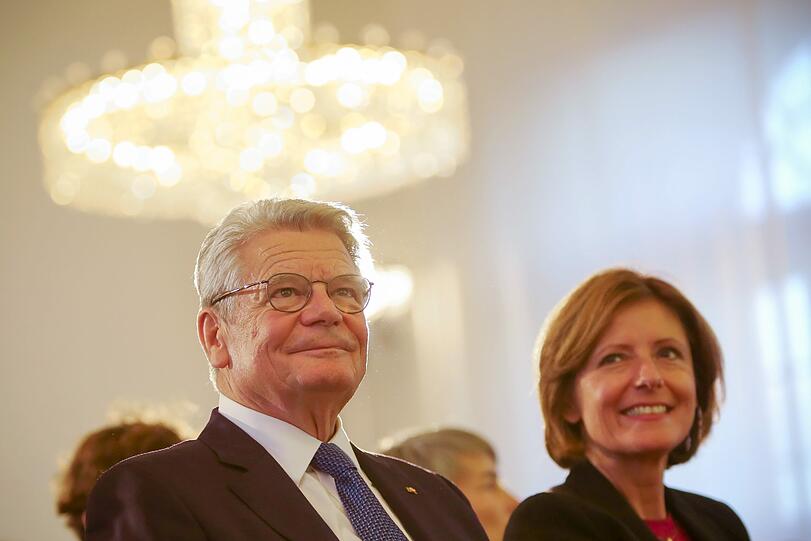 Bundespräsident Joachim Gauck und die rheinland- pfälzische Ministerpräsidentin Malu Dreyer (SPD) beim Mainzer Festakt zu Beginn der 40. Interkulturellen Woche.