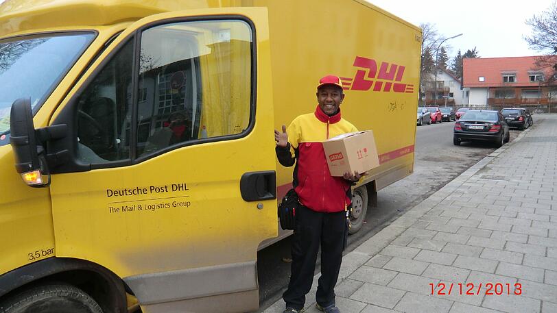 Der fröhlichste Packerlfahrer von Englschalking, der jedesmal strahlt, als ob immer Weihnachten wäre.