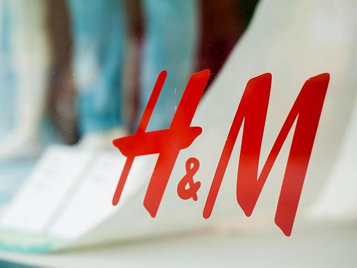 H&M hat ein schwieriges Jahr hinter sich, das Unternehmen steckt auch mitten in der Aufholjagd beim Onlinehandel.