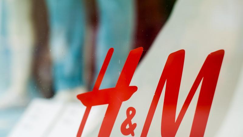 H&M hat ein schwieriges Jahr hinter sich, das Unternehmen steckt auch mitten in der Aufholjagd beim Onlinehandel. H&M hat ein schwieriges Jahr hinter sich, das Unternehmen steckt auch mitten in der Aufholjagd beim Onlinehandel.