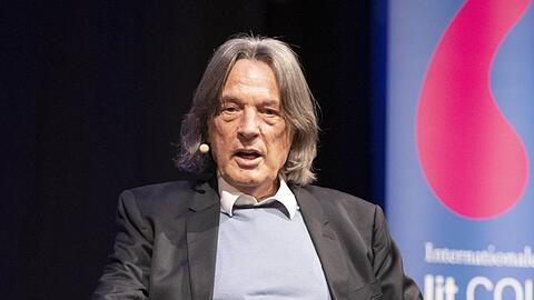 Hans-Wilhelm Müller-Wohlfahrt, der ehemalige Bayern-Arzt, findet die aktuelle Sportmedizin rückständig.