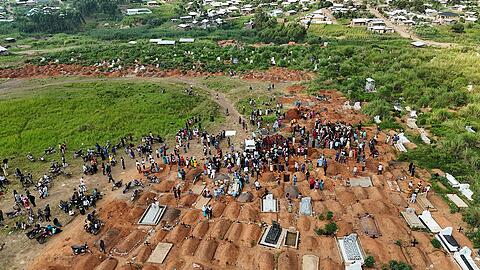 Schon mehr als 2.000 Menschen sind im Kongo an Ebola gestorben. (Archivbild)