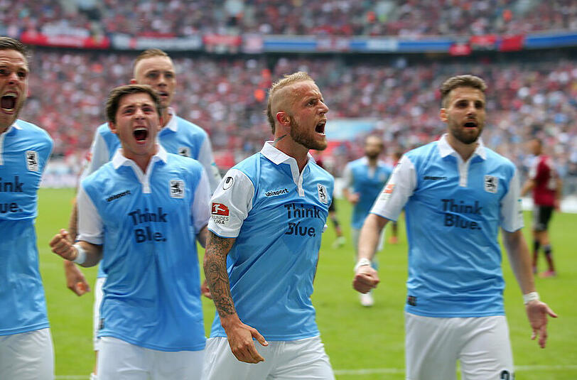 Assist zum 1:1, Siegtreffer zum 2:1 und ein echter Anführer auf dem Platz: Daniel Adlung (Mitte) bewies beim Spiel gegen den 1. FC Nürnberg Leader-Qualitäten.