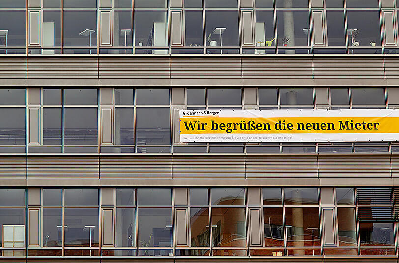 Neue Mieter zahlen in Deutschlands Ballungsräumen ungeachtet der Mietpreisbremse weiter steigende Mieten.
