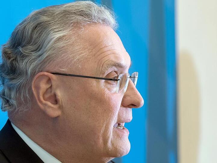 Joachim Herrmann (CSU), Innenminister von Bayern. Foto: Peter Kneffel/Archivbild