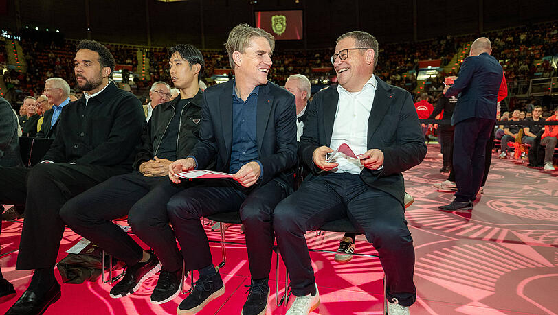 Bekamen Applaus: Sportvorstand Max Eberl und Sportdirektor Christoph Freund. Bekamen Applaus: Sportvorstand Max Eberl und Sportdirektor Christoph Freund.