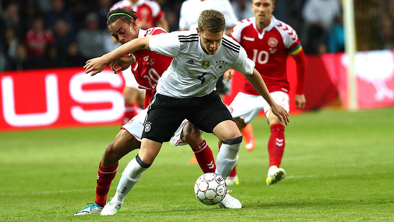 Matthias Ginter - Note 3: DFB-Einsatz Nummer zehn für den Dortmunder, diesmal als linker Mann der Dreierkette. Brachte mit einem schwachen Zuspiel Rüdiger vor dem 0:1 in Schwierigkeiten.