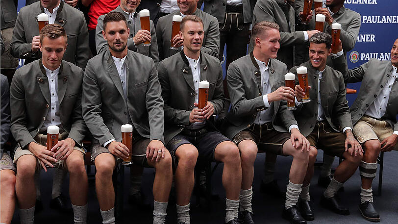 Die Torhüter Christian Früchtl, Sven Ulreich, Manuel Neuer, Ron-Thorben Hoffmann sowie Neuzugang Philippe Coutinho.