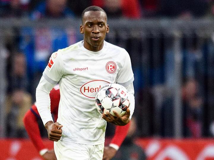 Muss mit Belgien um den Einzug ins Halbfinale bangen: Düsseldorfs Dodi Lukebakio.