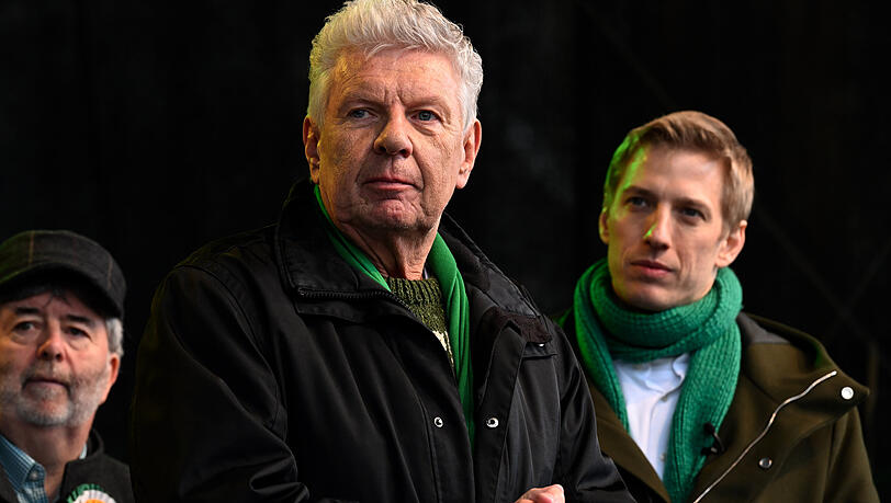 War sich M&uuml;nchens Oberb&uuml;rgermeister Dieter Reiter (vorne) seiner Sache zu lange zu sicher? Am Sonntag hat sein Widersacher Dominik Krause (Gr&uuml;ne, r.), bisher Zweiter B&uuml;rgermeister der Stadt, einen &uuml;berlegenen Stichwahl-Sieg eingefahren.