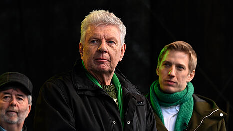 War sich M&uuml;nchens Oberb&uuml;rgermeister Dieter Reiter (vorne) seiner Sache zu lange zu sicher? Am Sonntag hat sein Widersacher Dominik Krause (Gr&uuml;ne, r.), bisher Zweiter B&uuml;rgermeister der Stadt, einen &uuml;berlegenen Stichwahl-Sieg eingefahren.