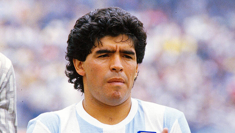 Eine gewisse Ähnlichkeit ist vorhanden: Diego Maradona im Trikot der argentinischen Nationalmannschaft bei der WM 1986 in Mexiko. Eine gewisse Ähnlichkeit ist vorhanden: Diego Maradona im Trikot der argentinischen Nationalmannschaft bei der WM 1986 in Mexiko.