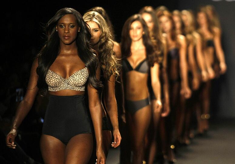 Sexy Fashionshows in Kolumbien: Die heißen Bilder von der "Colombiamoda" zum Durchklicken!