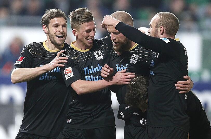 Jubeln über das 3:0 von Daniel Adlung.