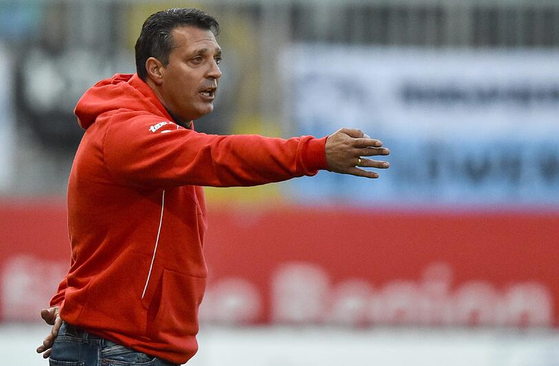 Dirigiert seine Mannschaft in Sandhausen weiterhin: Trainer Alois Schwartz.