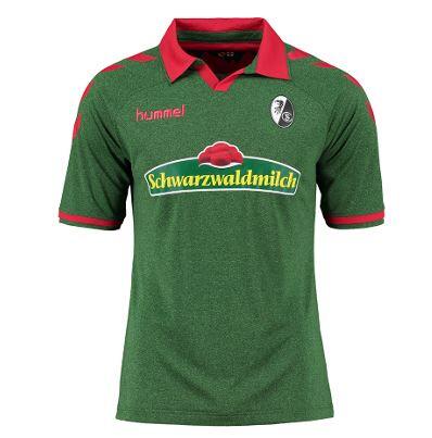 Das dritte Trikot der Breisgauer soll wohl eine Verbindung zum Schwarzwald herstellen.