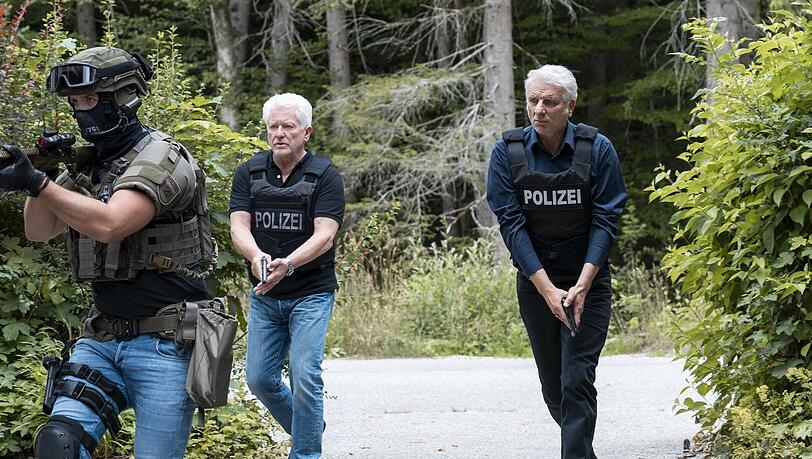 Ivo Batic (Miroslav Nemec) und Franz Leitmayr (Udo Wachtveitl) im Einsatz. Ivo Batic (Miroslav Nemec) und Franz Leitmayr (Udo Wachtveitl) im Einsatz.