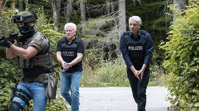 Ivo Batic (Miroslav Nemec) en Franz Leitmayr (Udo Wachtveitl) in Einsatz.