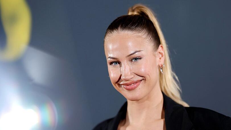 Lulu Lewe, die Schwester von Sarah Connor, erwartet ihr erstes Kind.