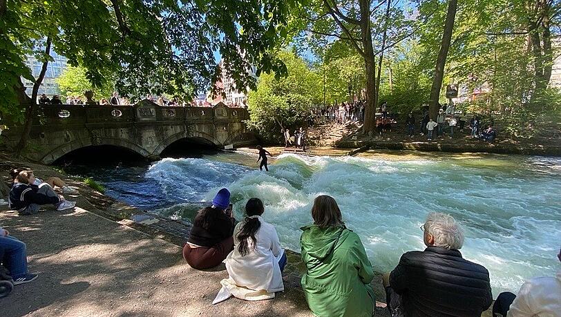 Am Eisbach gibt's wieder was zu schauen.