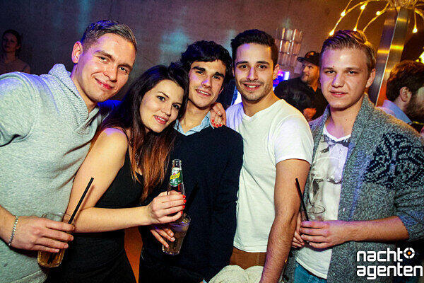 Die besten Party-Bilder vom Samstag. Hier im Neuraum.