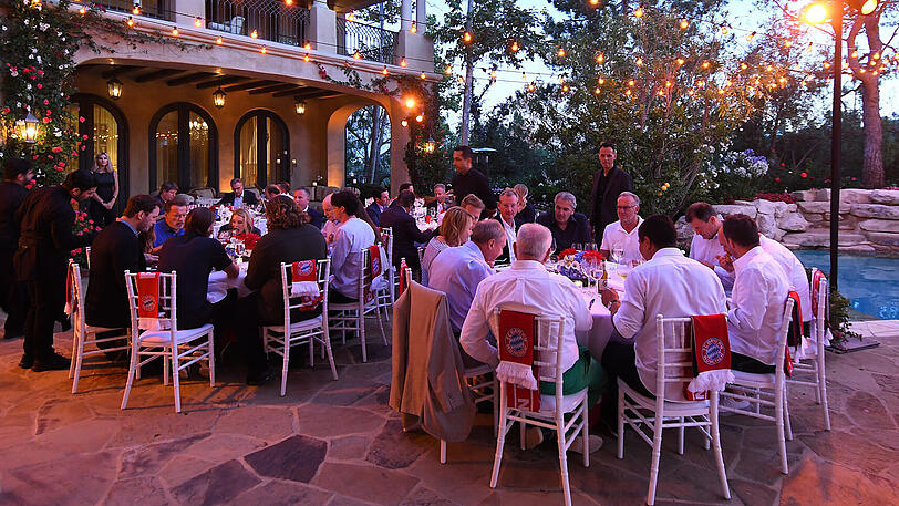 Und so verbrachte die Bayern-Delegation einen heimeligen Abend mit den Hollywood-Stars in Los Angeles.