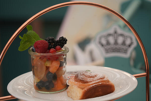 Die Zimtschnecken backen die Konditoren direkt vor Ort im Café Theres’.