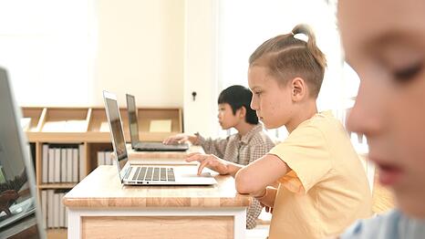 K&uuml;nstliche Intelligenz kann eine Chance, aber auch ein Risiko f&uuml;r Sch&uuml;ler sein. Auf die richtige Nutzung kommt es an.