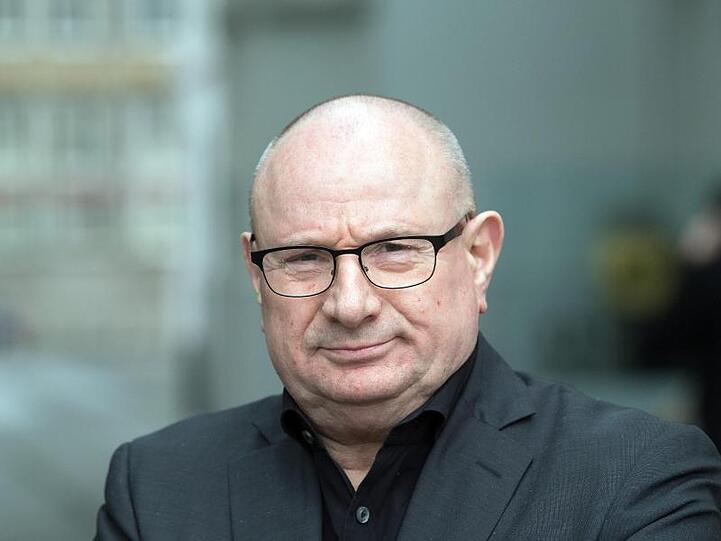 Im Streit über den Umgang mit dem chinesischen Netzwerkausstatter Huawei hat sich Telekom-Betriebsratschef Josef Bednarski für eine harte Gangart ausgesprochen.