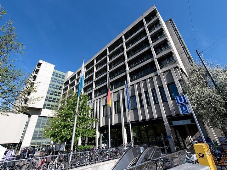 Das Gerichtsgebäude für das Amtsgericht, das Landgericht I und II, das Oberlandesgericht und die Staatsanwaltschaft.