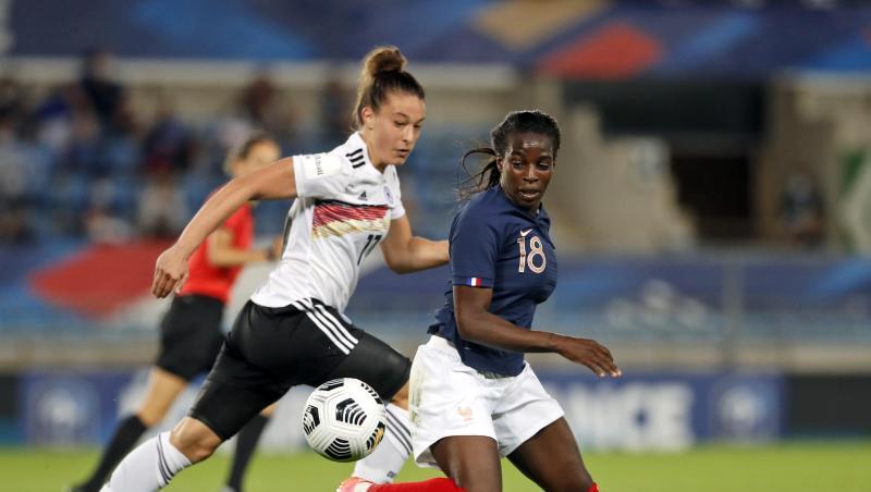 Felicitas Rauch (l) musste sich mit den DFB-Frauen Frankreich knapp geschlagen geben. Felicitas Rauch (l) musste sich mit den DFB-Frauen Frankreich knapp geschlagen geben.