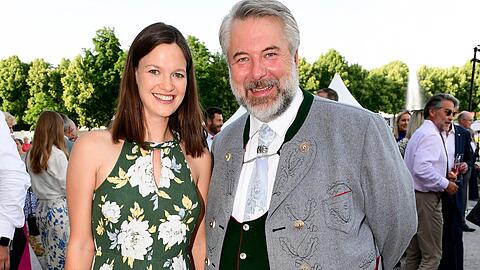 Michaela Weingartner (hier mit "Rosenheim-Cops"-Kollege Dieter Fischer) spricht im AZ-Interview über "familiäre Zerwürfnisse".