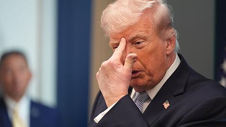 US-Pr&auml;sident Donald Trump macht dem Iran Vorw&uuml;rfe: Das Land mache "sehr schlechte Arbeit" im Umgang mit der Stra&szlig;e von Hormus. (Archivbild)