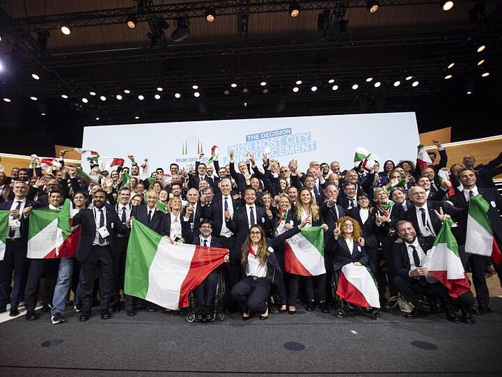 Die italienische Delegation feiert die Olympia-Vergabe nach Mailand.