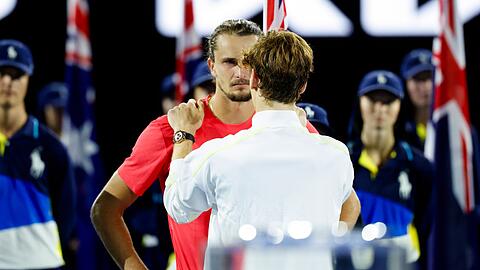 Bei den Australian Open tröstete Sinner noch den im Finale unterlegenen Zverev.