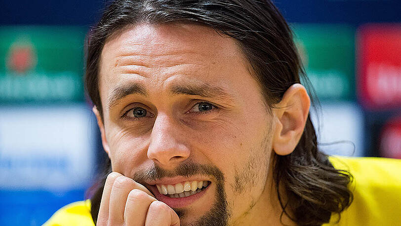 Dortmunds Innenverteidiger Neven Subotic gibt sich vor dem Duell gegen die Bayern siegessicher: "Jede Mannschaft ist schlagbar. Die Bayern auch." Dortmunds Innenverteidiger Neven Subotic gibt sich vor dem Duell gegen die Bayern siegessicher: "Jede Mannschaft ist schlagbar. Die Bayern auch."