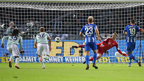 In Berlin in Bedrängnis: der FC Bayern.